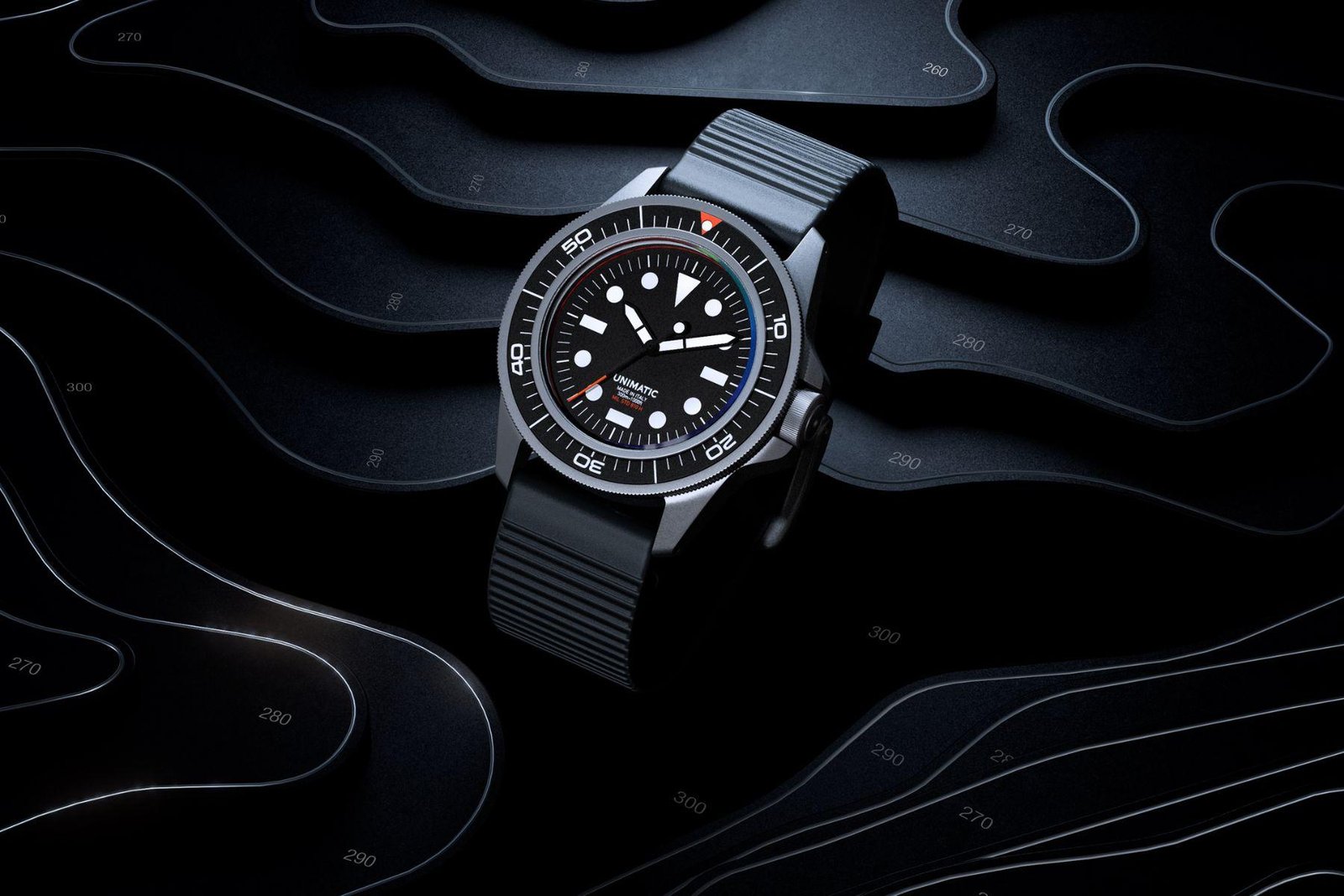 UNIMATIC Modello Uno UT1-PD is the latest addition to the brand's Toolwatch collection, bringing together professional underwater performance, impact resistance and UNIMATIC's distinctive minimalist design.