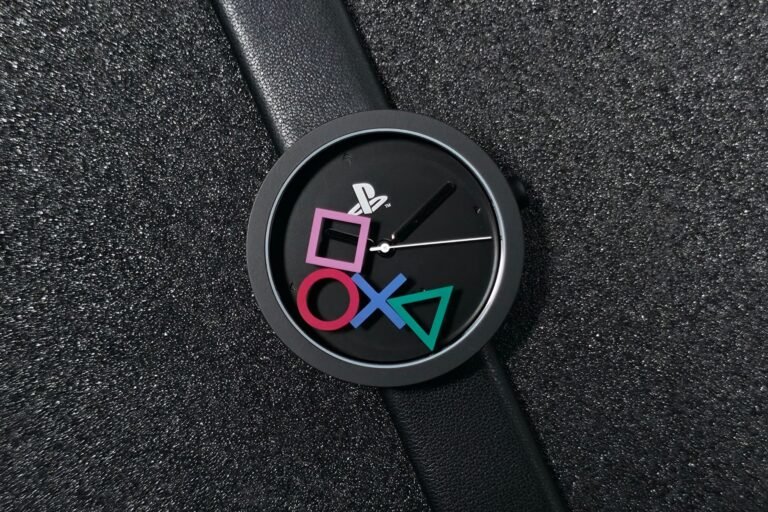 PlayStation ANICORN Play Symbol Dark Mode